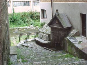 El río (Ricart) entra en el río (Ter)